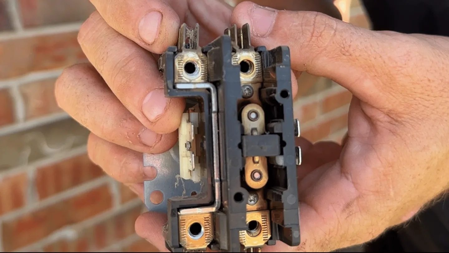 A picture of the number 5 0 in an image.