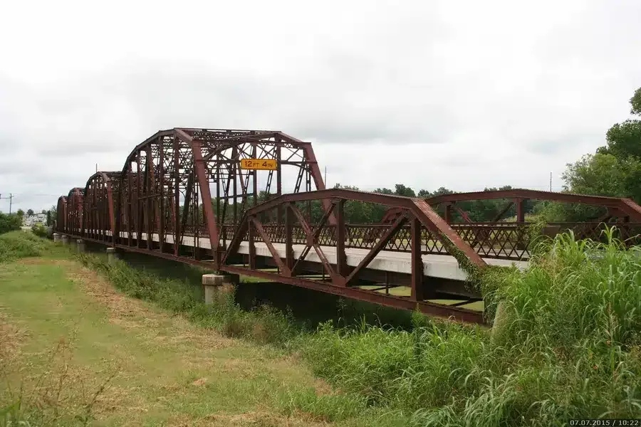 Thumbnail-For-Yukon-Bridge-Oklahoma-By-Yarbrough & Sons